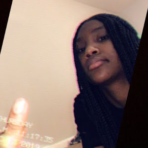 Meet your Posher, Janell aúhzenay